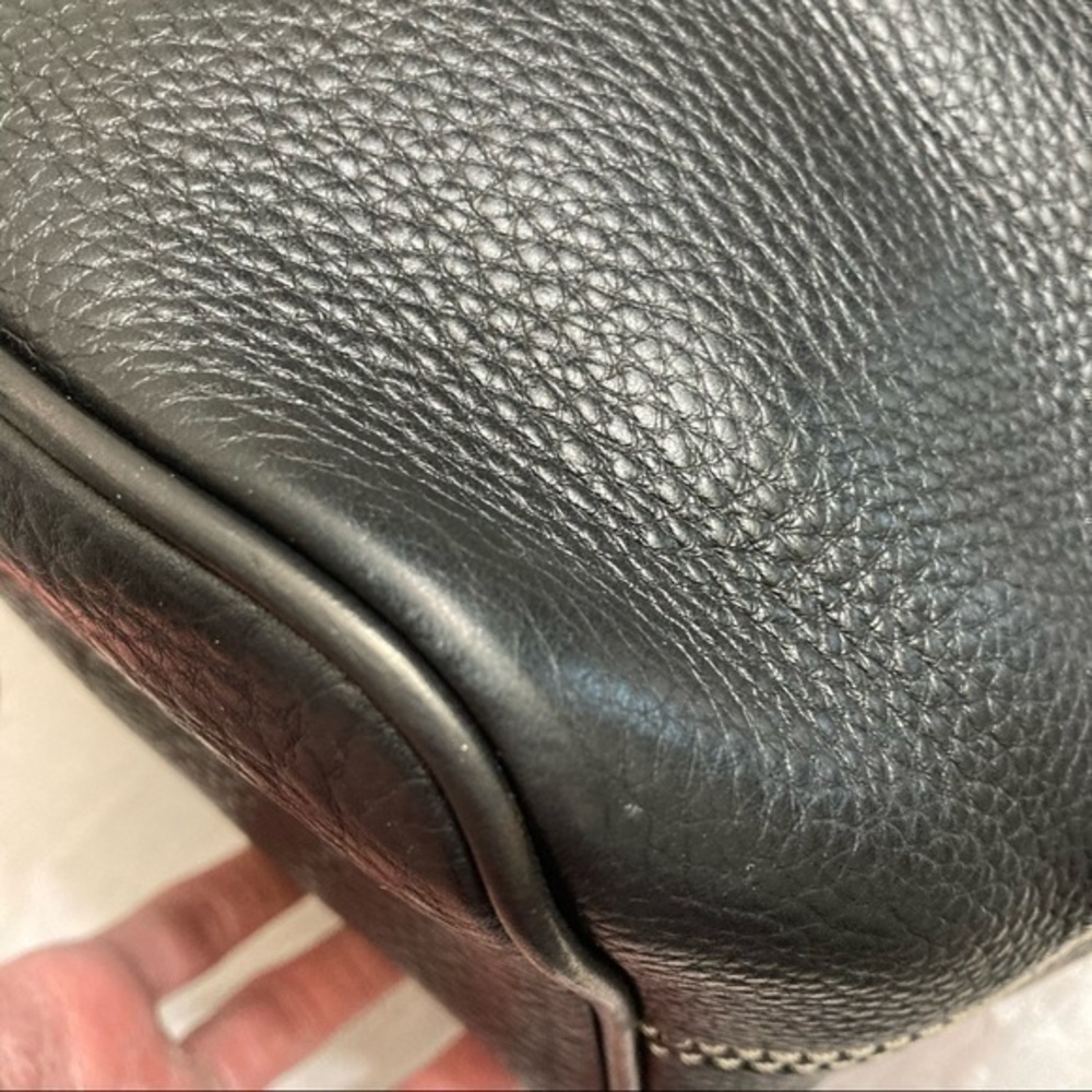 Dooney and Bourke black leather zipper bag - Picture 10 of 15